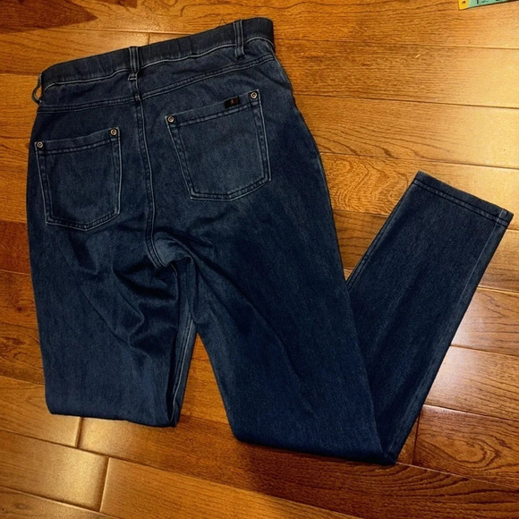 Hue 💙 Light Wash  Denim Casual jeans pants Legging Sz M - Picture 9 of 15